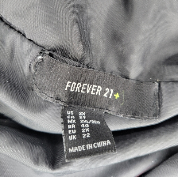 Forever 21 1/4 zip windbreaker jacket - Picture 2 of 3